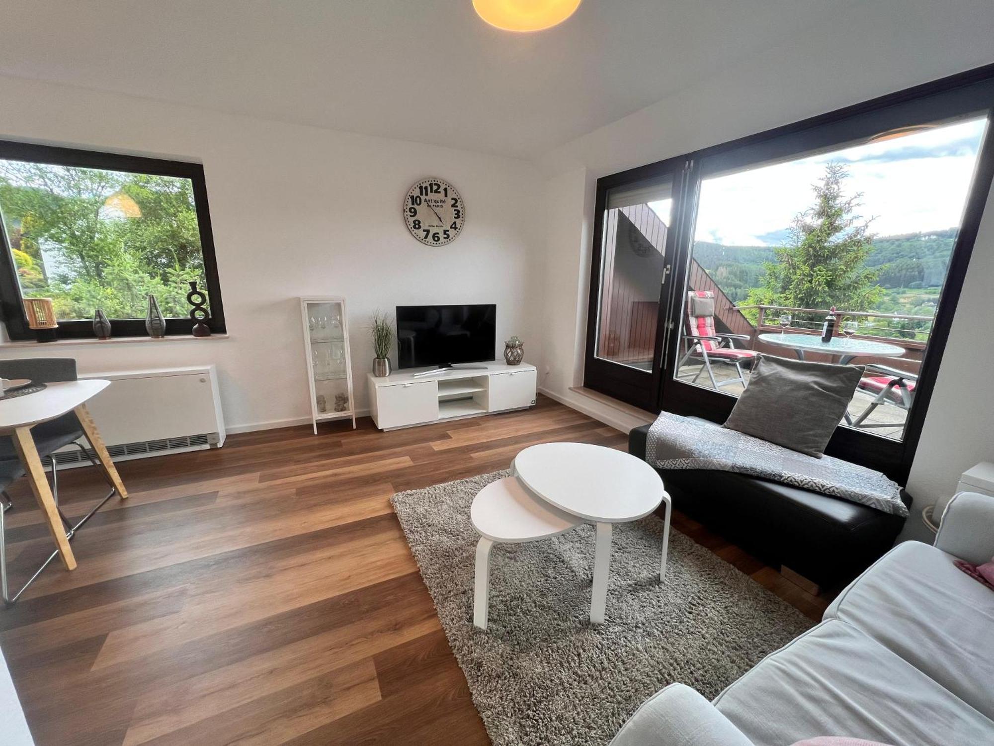 Gemuetliche 3-Zimmer-Wohnung Mit Panoramablick Und Kostenlosem Ueberdachten Parkplatz 温特贝格 外观 照片